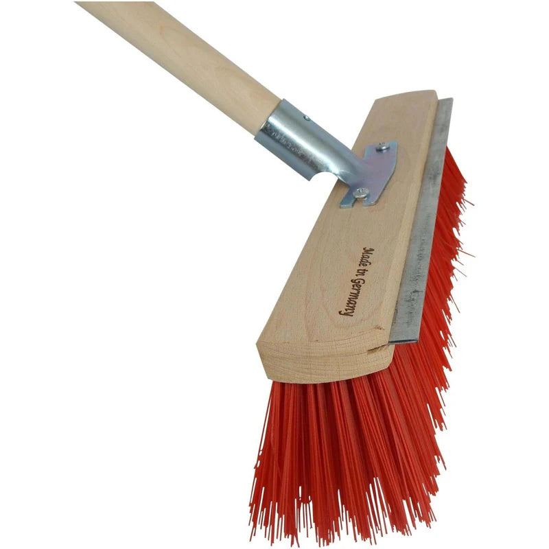 Straßenbesen mit Elaston-Borsten und Stiel