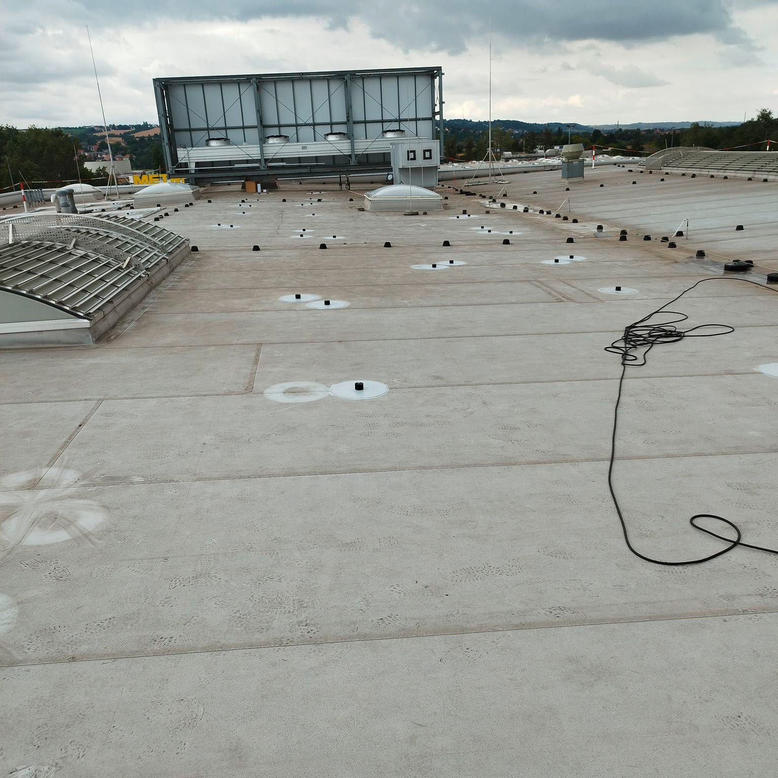 AMPIX® PVC - Montagesystem PV für Flachdach - BauForst24