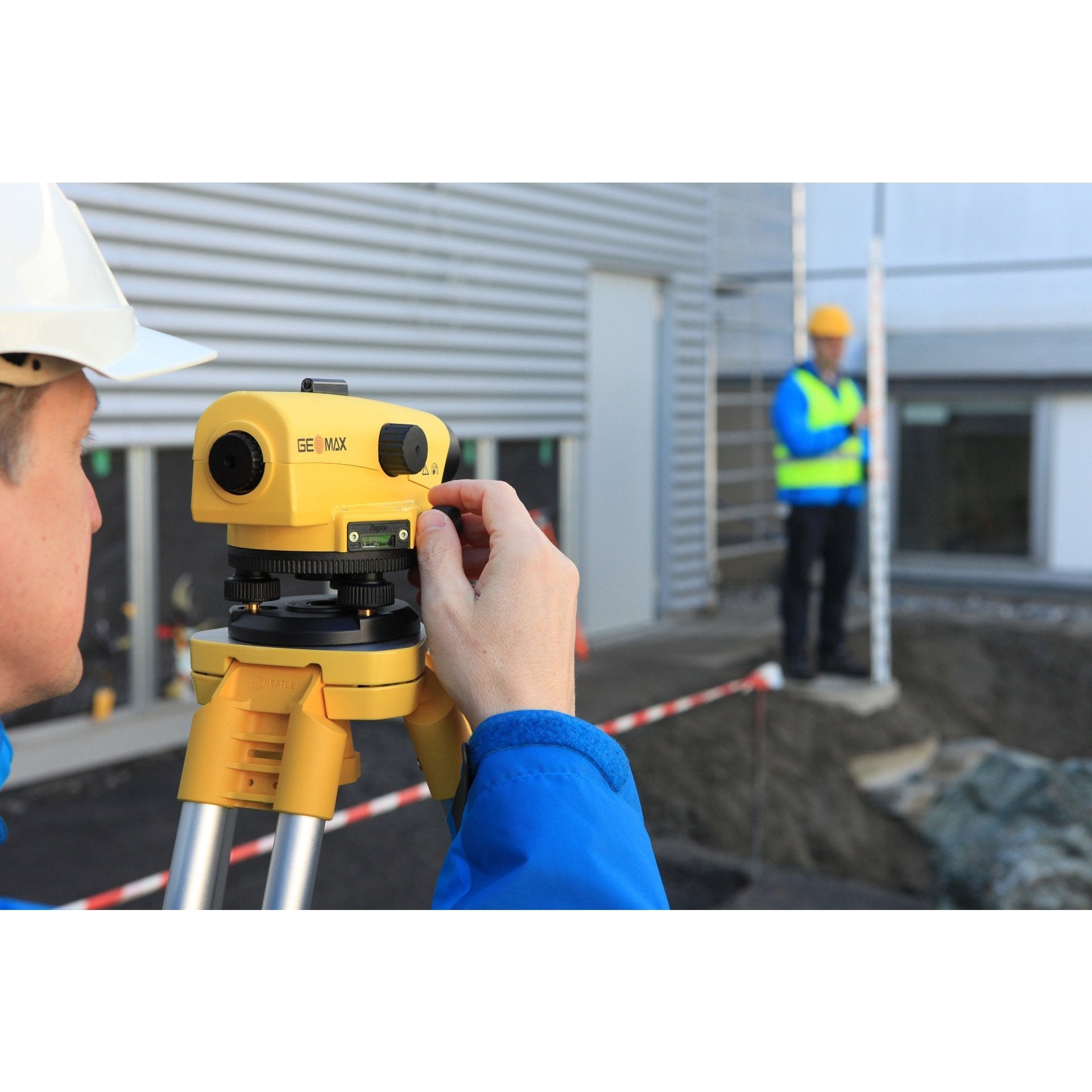 GEOMAX ZAL330 Nivelliergerät 30 - fache Vergrößerung, IP57 - BauForst24