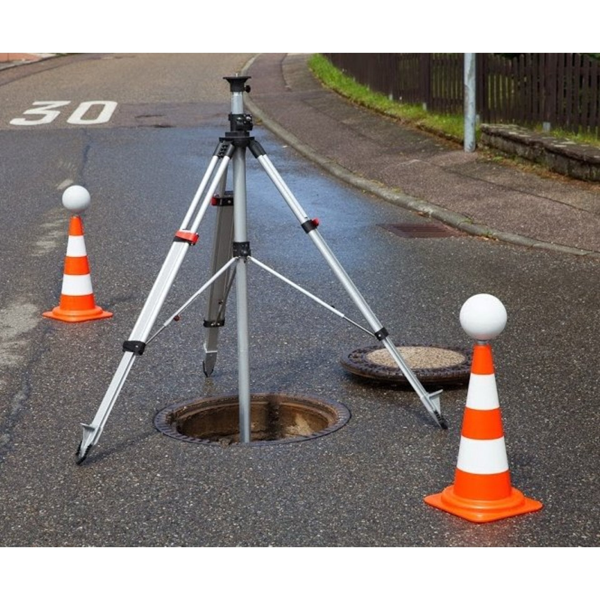 NESTLE Kanalschachtstativ inkl. 4 Verlängerungen à 100cm - BauForst24